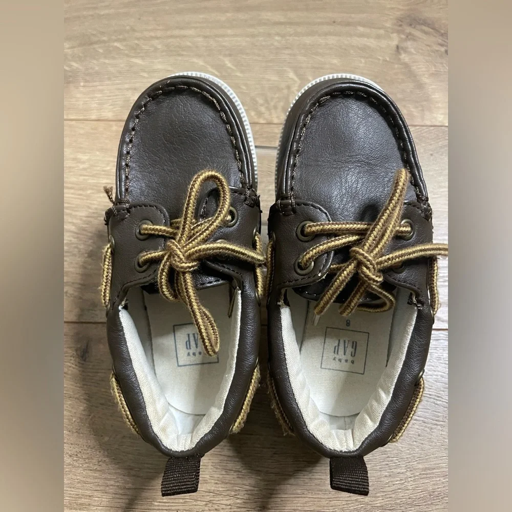 GAP Kids Moccasins in Brown and White